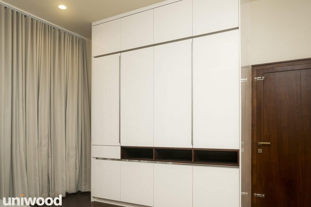 Parents Bedroom Foyer : Teak in Walnut Finish Veneer ( Satin ) + Champagne , Gola Profile : Chrome Finish